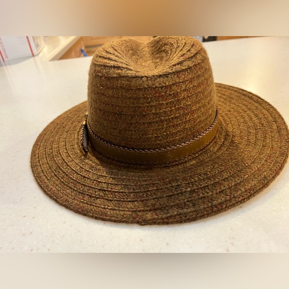 Wide brim hat - Picture 11 of 13